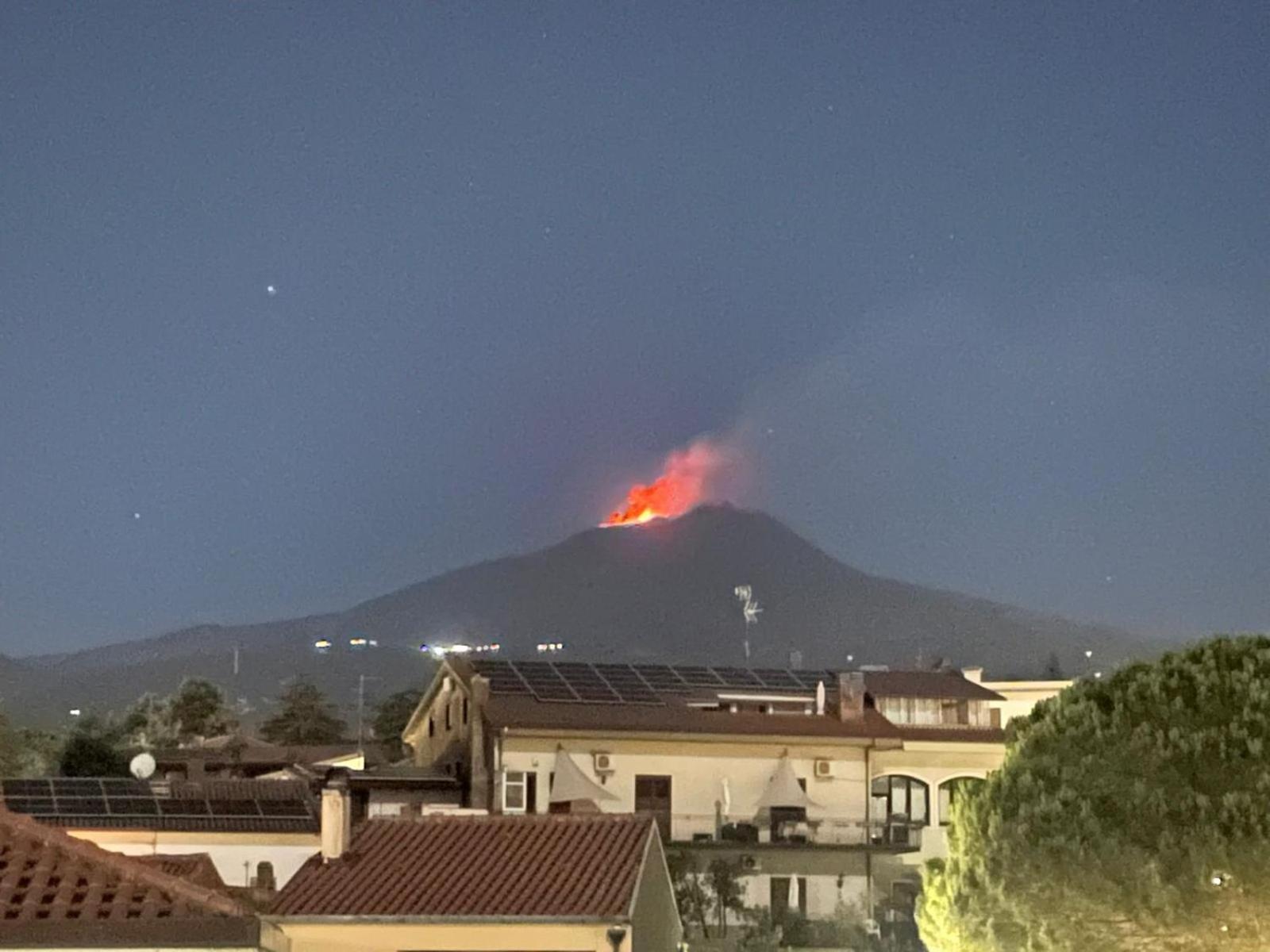 Bed and Breakfast La Dama Dell'Etna Ніколозі Екстер'єр фото